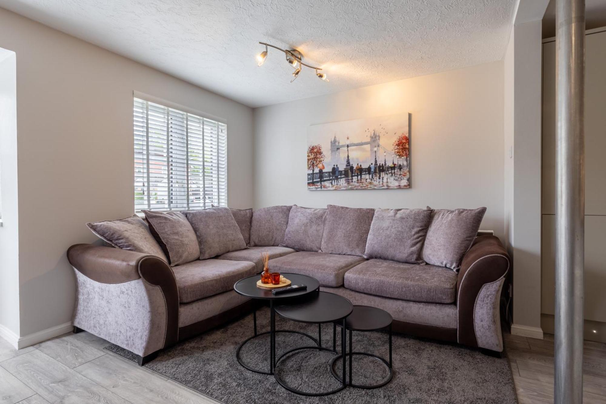 Modern 2 Bed Apartment Near Gatwick Crawley  Exteriér fotografie