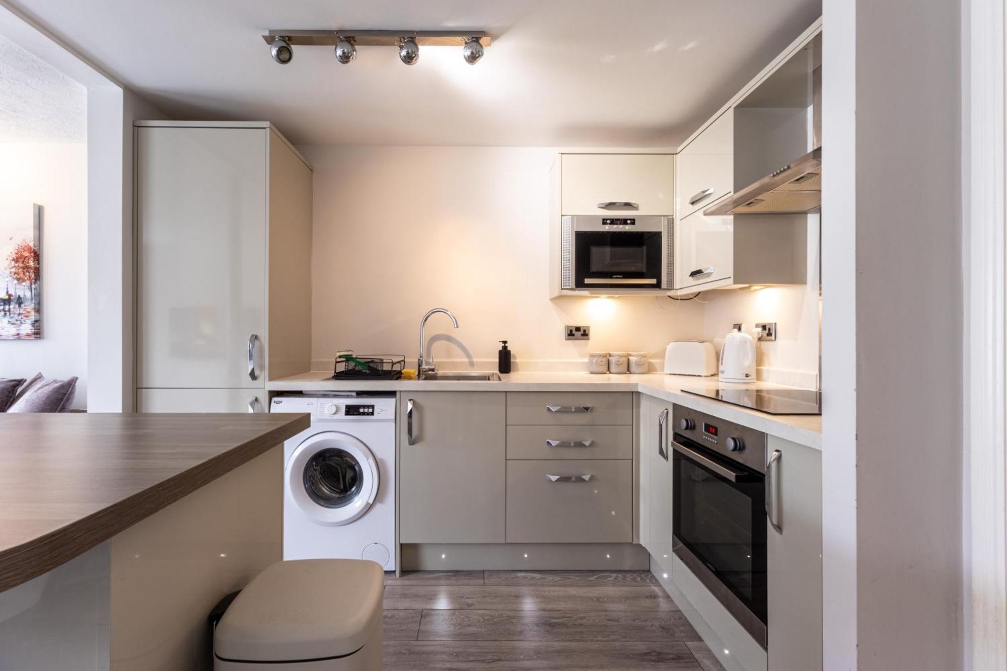 Modern 2 Bed Apartment Near Gatwick Crawley  Exteriér fotografie