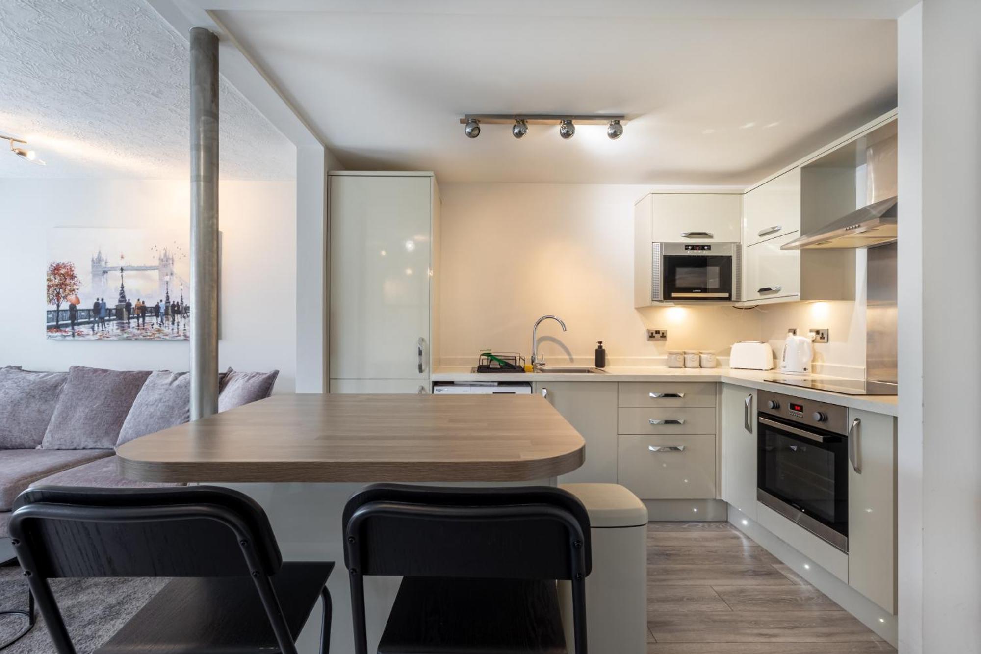 Modern 2 Bed Apartment Near Gatwick Crawley  Exteriér fotografie