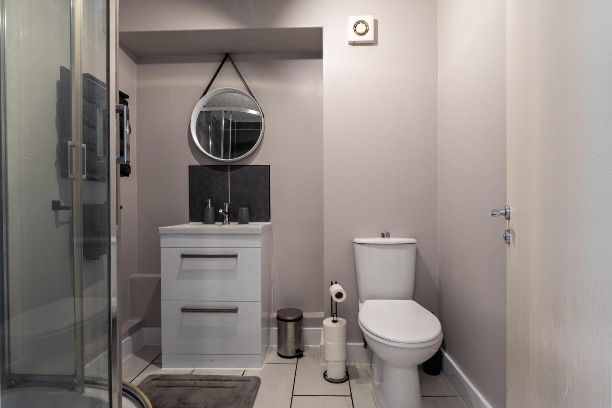 Modern 2 Bed Apartment Near Gatwick Crawley  Exteriér fotografie