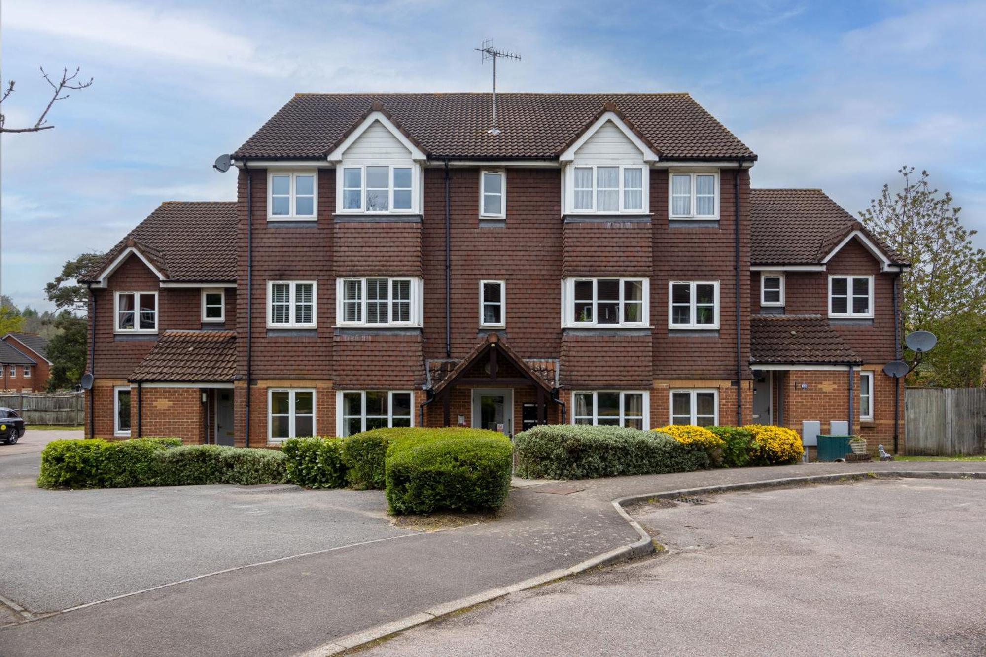Modern 2 Bed Apartment Near Gatwick Crawley  Exteriér fotografie