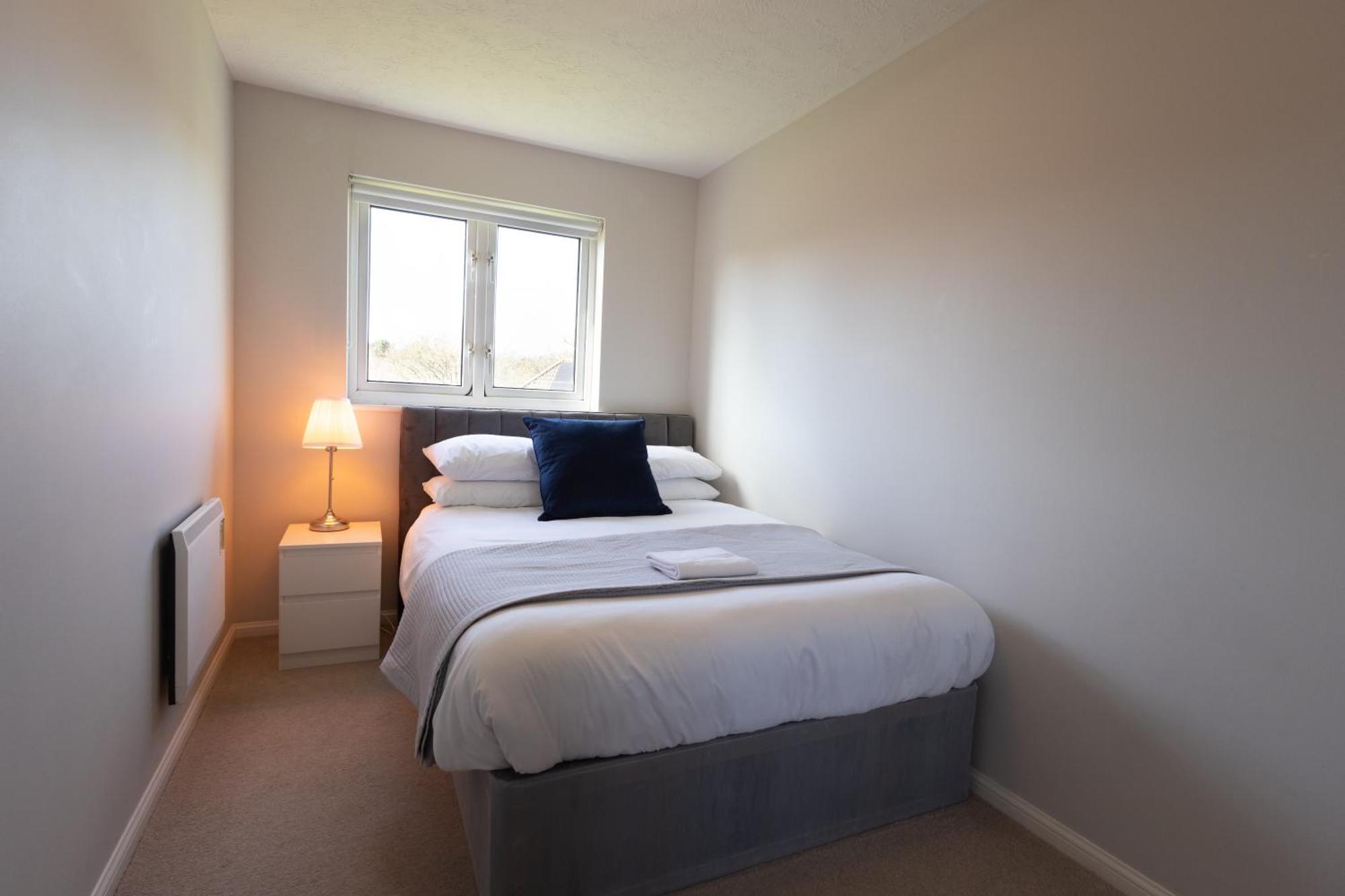 Modern 2 Bed Apartment Near Gatwick Crawley  Exteriér fotografie